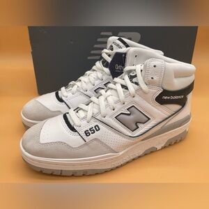 Size 10.5 D New Balance Men’s 650R High Top Sneakers Shoes White Black Medium